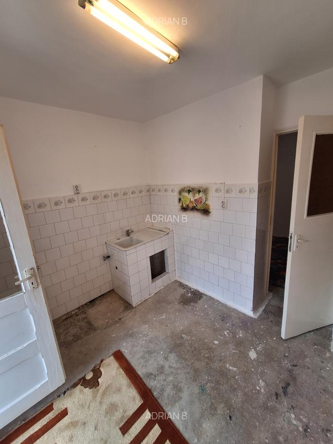 Apartament cu 2 camere decomandat în Lipovei - 9