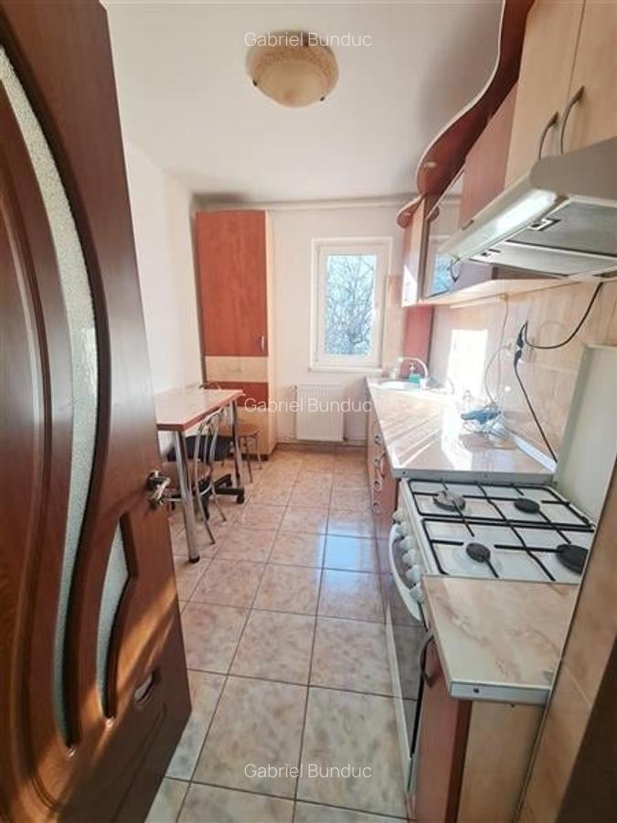 Apartament 3 camere, zona Tractorul - 7