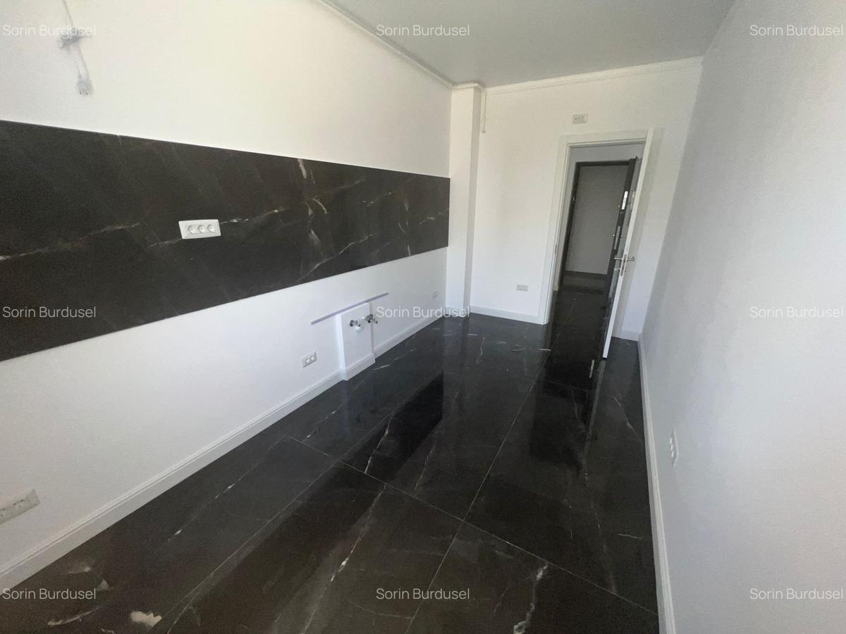 Apartament cu 2 camere decomandat în Apărătorii Patriei - 2
