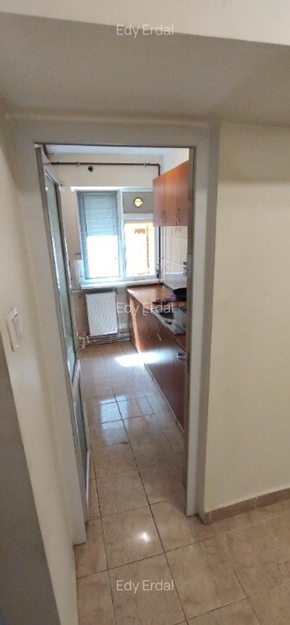 Apartament 3 camere semidecomandat, Inel 2 - 4