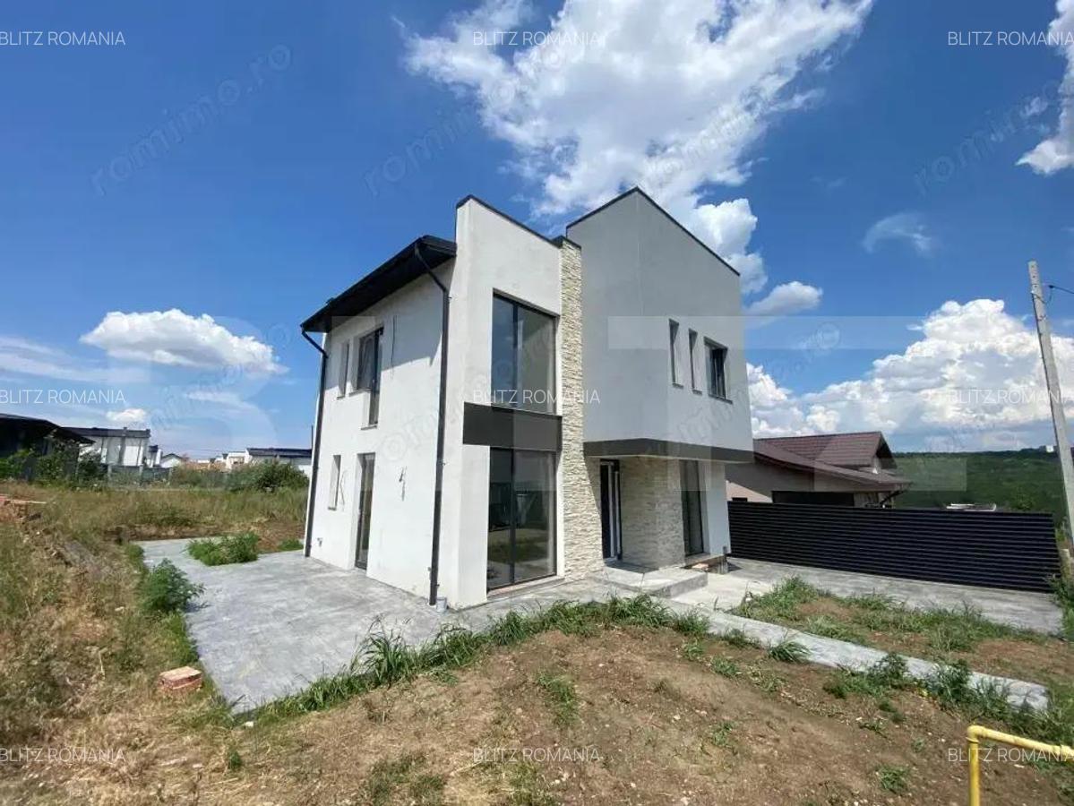Casa Moderna de Vanzare Rediu, cu Vedere Panoramica spre Copou - 1