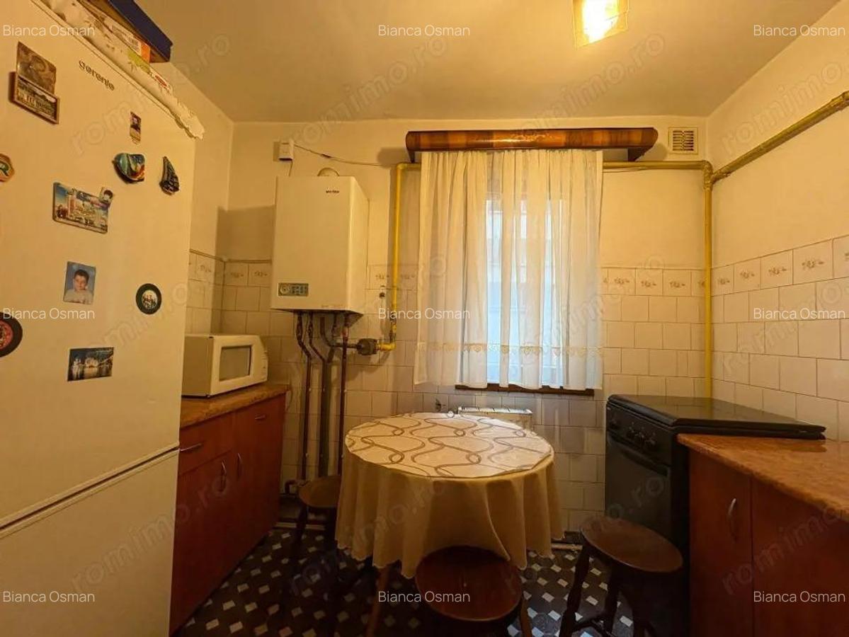 Vanzare apartament 3 camere, situat in Targu Jiu, Aleea Plopilor - 6