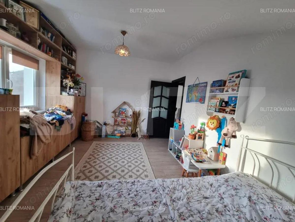 Apartament 3 camere, 80 mp, zona Bucium - 1