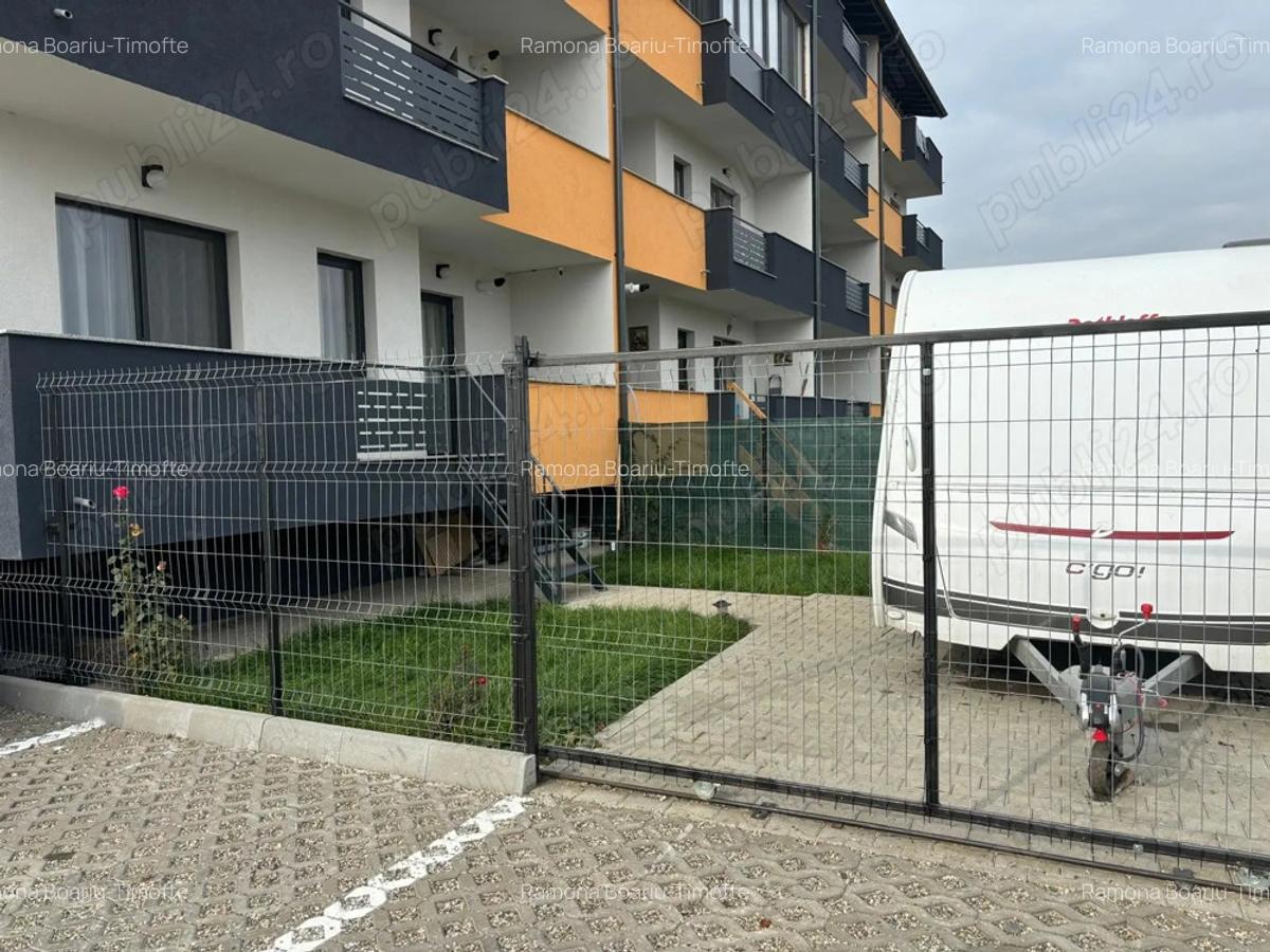 Apartament cu 3 camere si curte - 2