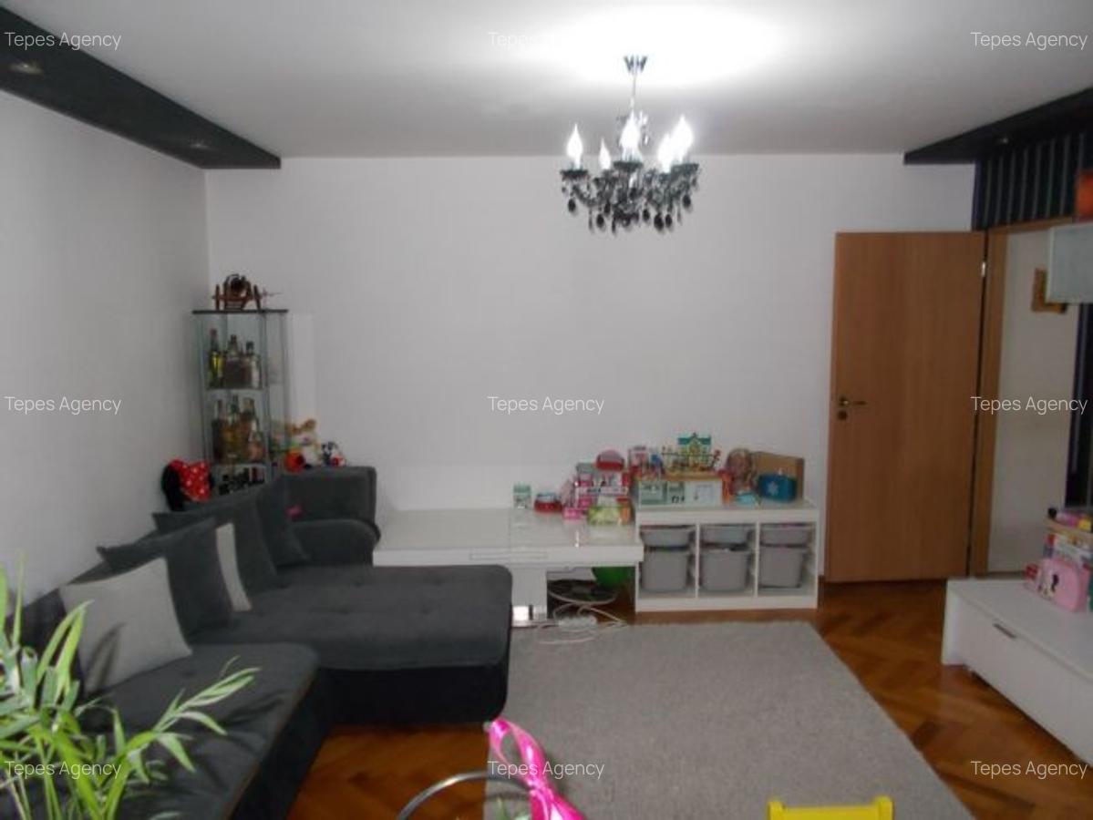 Apartament 3 camere decomandat, Timisoara, C. Martirilor, et. 4/acoperis, mobilat - 2