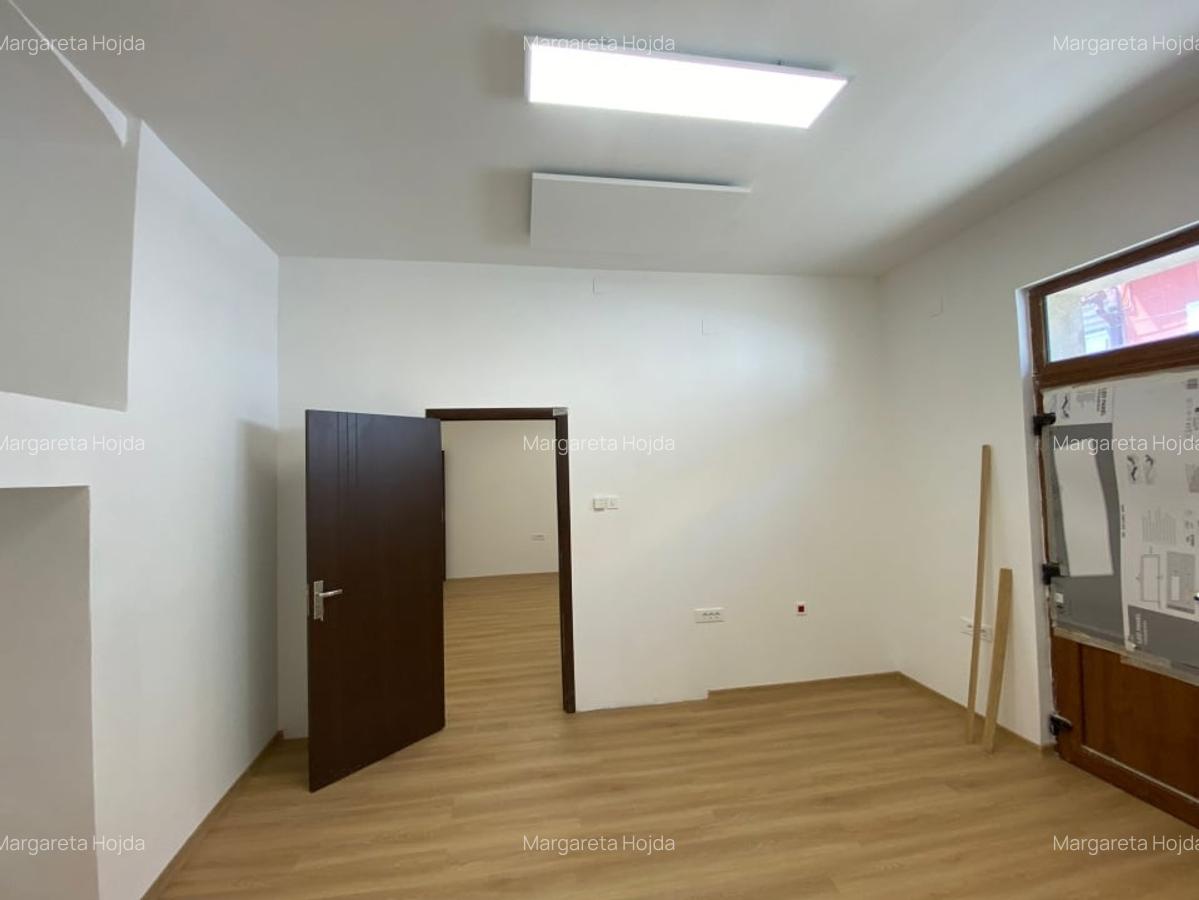 Spatiu comercial ultracentral format din 2 camere cu 2 intrari separate, 40,18mp - 8