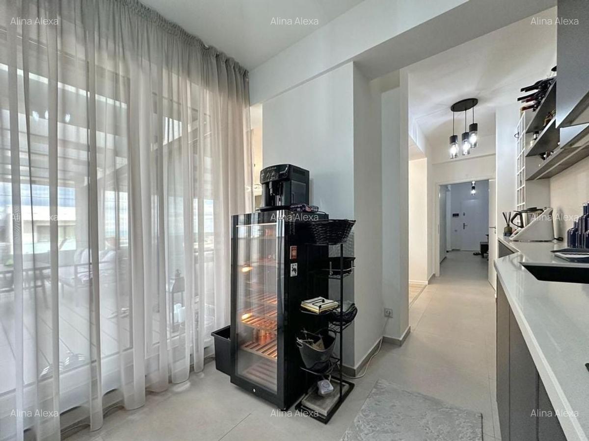 Apartament cu 3 camere decomandat, mobilat în Tractorul - 9