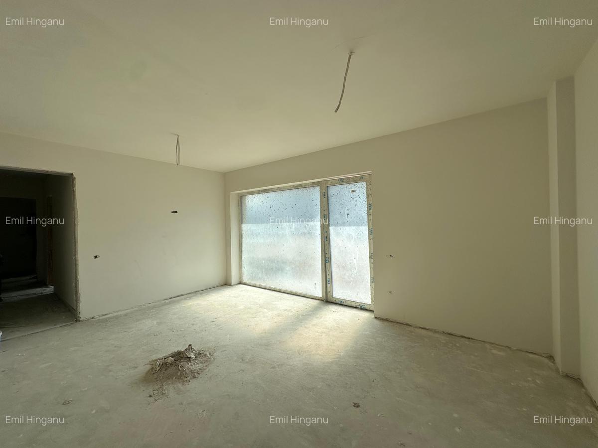 Garsoniera la Parter cu posibilitatea transformarii in spatiu comercial - 2