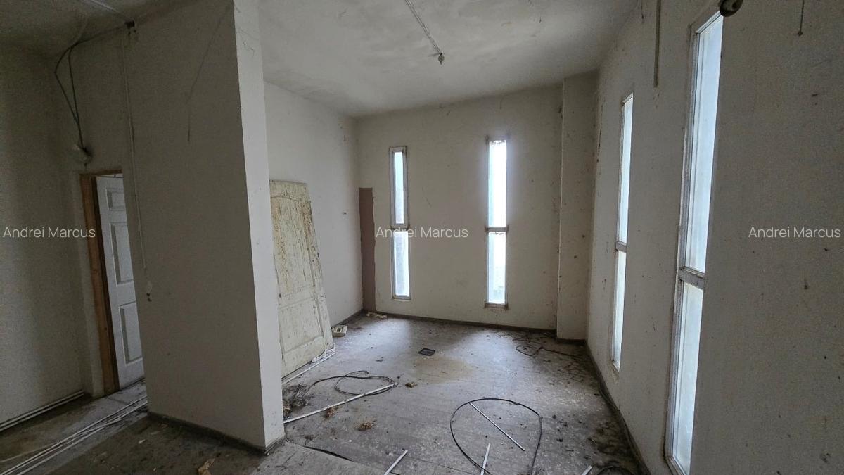 Inchiriez/vand spatiu comercial 800 mp open space Bl. Tomis Central - 2