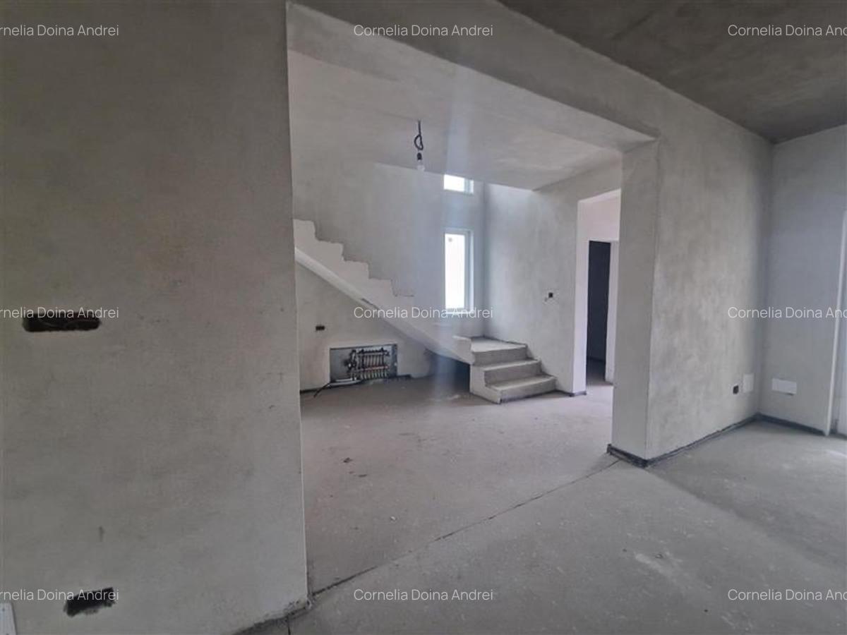 Apartament P+E, teren 179 mp - parte dintr-un triplex - Caminul De Batrani - Spi - 1