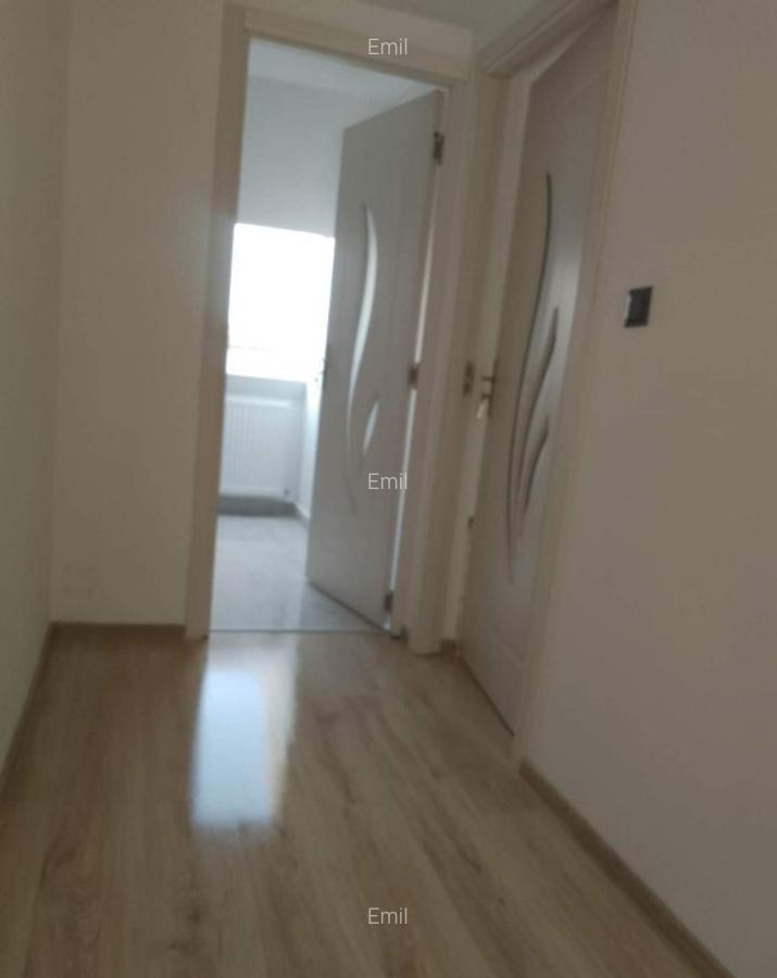Casa Unirea formata din doua apartamente,cu doua intrari separate. - 8