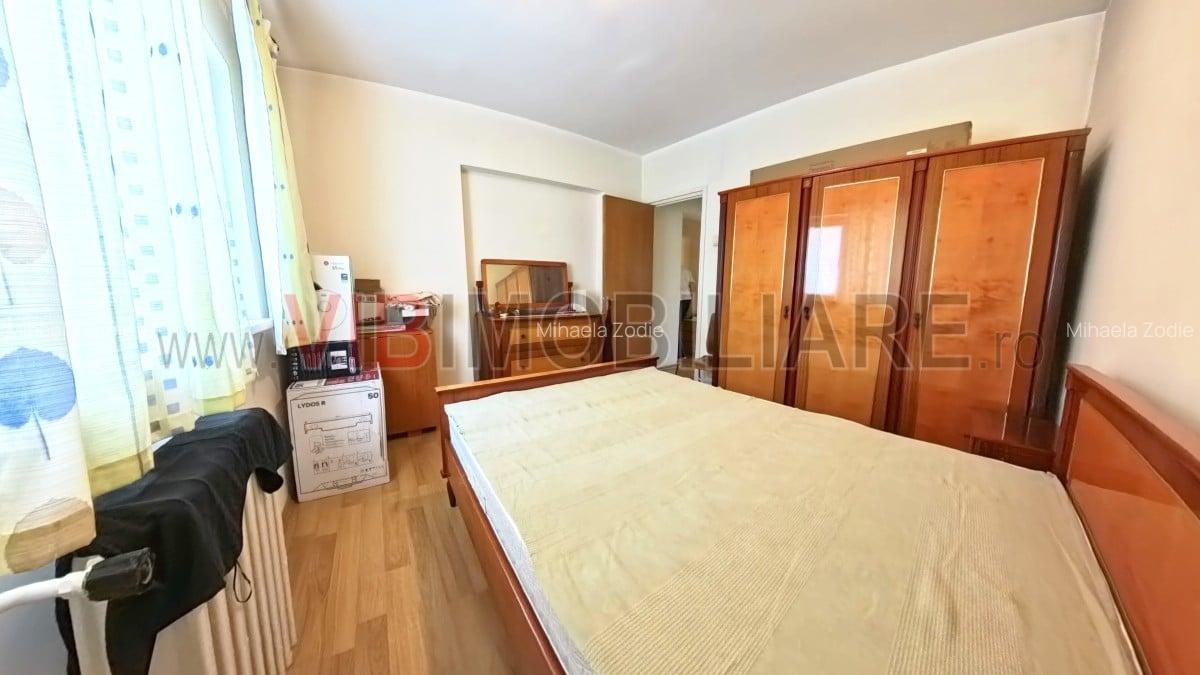 Titulescu - Piata Victoriei - Str Dr. Iacob Felix - 3 camere decomandat - 5