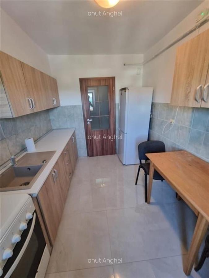 Apartament 3 camere decomandat - Podul de Fier - 3