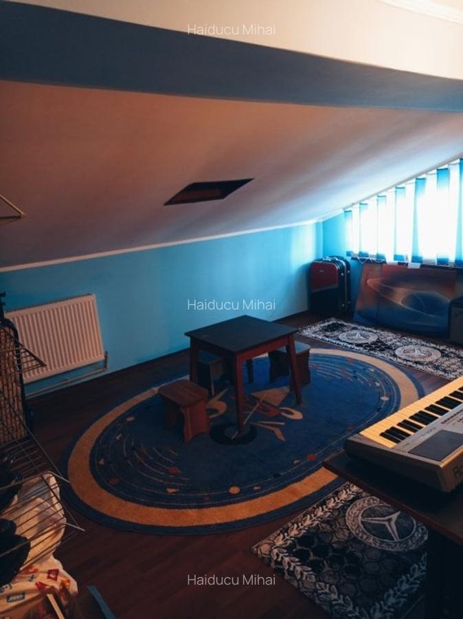 Casă cu 9 camere în Central - 11