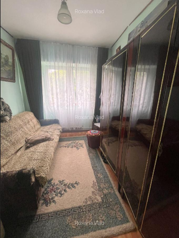 Apartament trei camere - Zona Școala nr. 10 - etajul 2 - 4