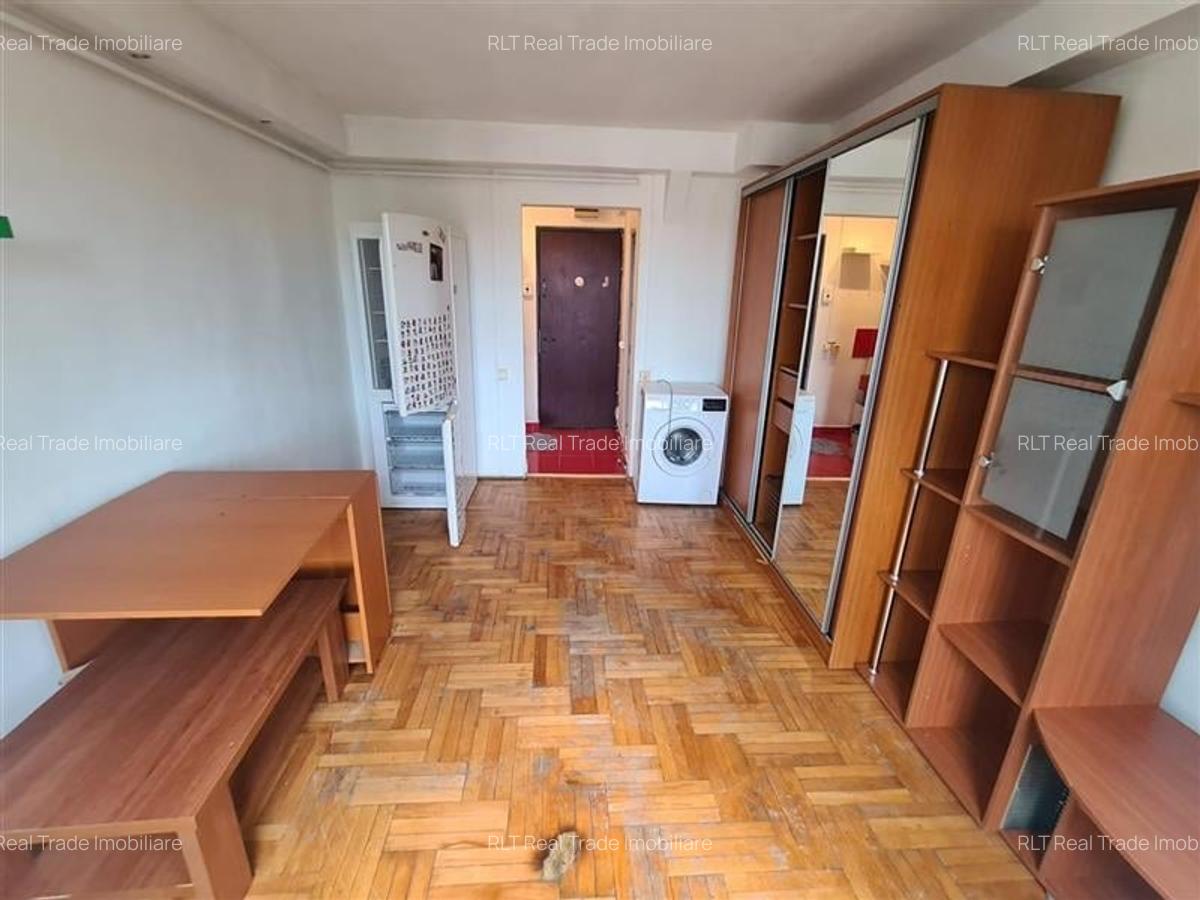 Garsoniera mobilata zona Uzina 2 - 3