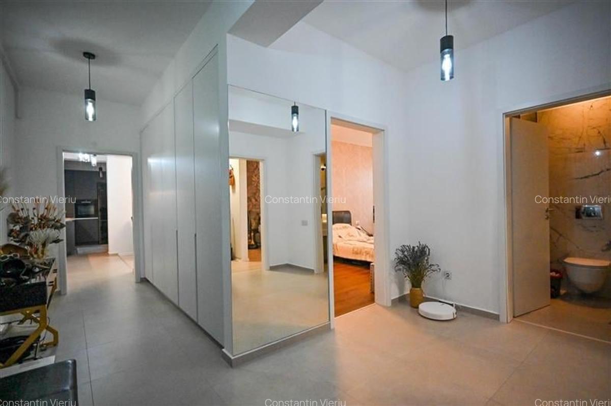 Apartament cu 3 camere decomandat, mobilat în Tractorul - 2