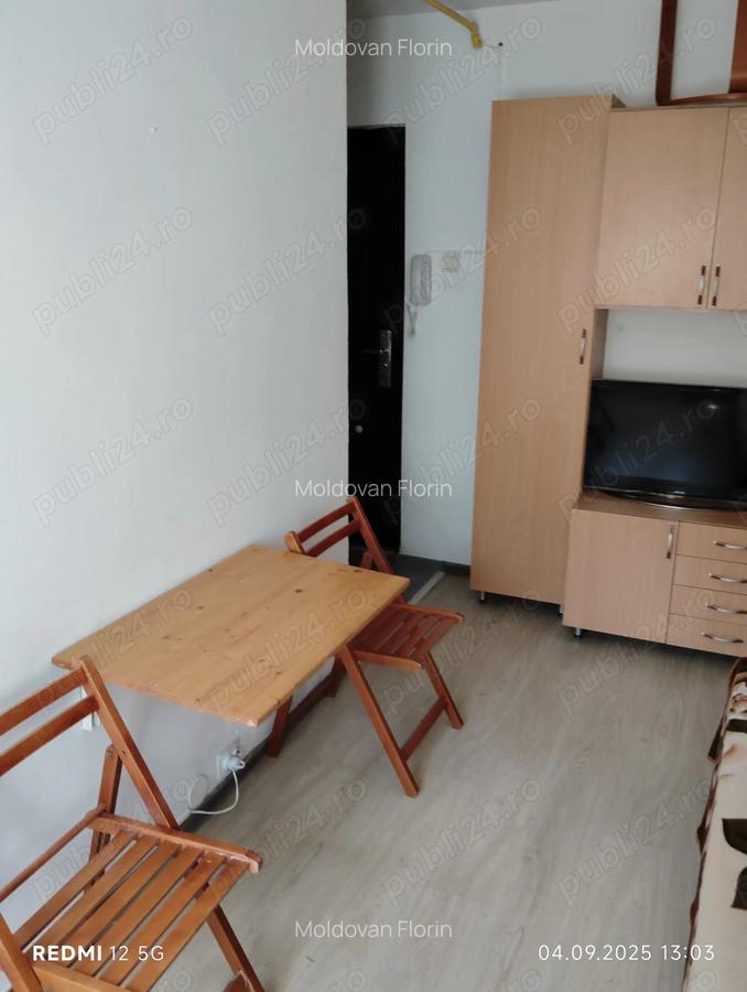 Inchiriez garsonieara Pia?a Re?i?a - 2 Inchiriez garsonieara Pia?a Re?i?a - 2