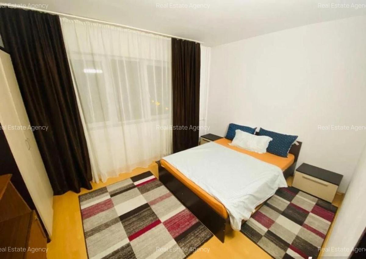 1 camera in zona Complexului Studentesc - 4