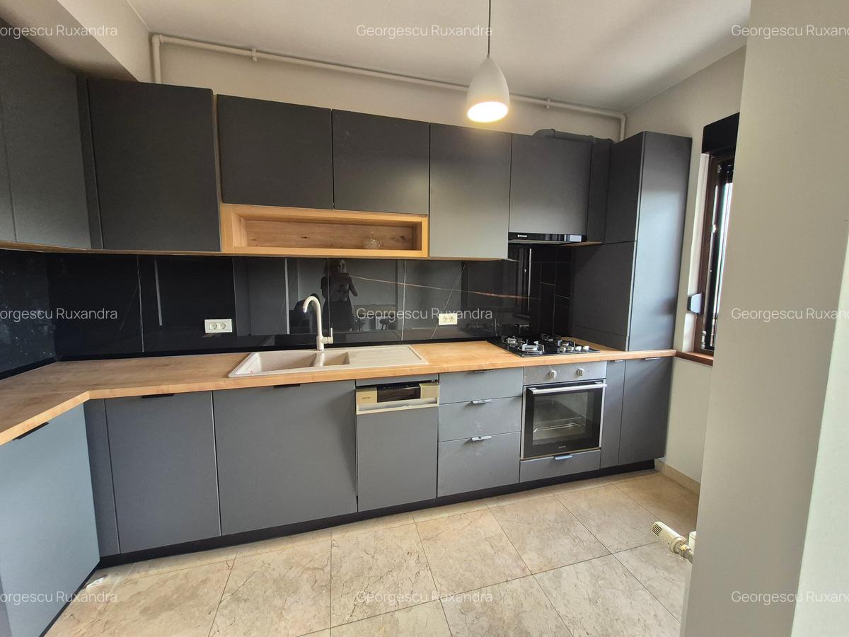 3 camere  decomandat, renovat 2025, loc parcare subteran inclus,parter inalt - 1