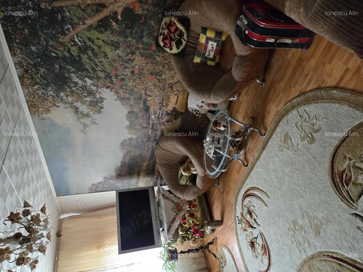 Apartament 3 camere, decomandat, etajul 1 - 4 Apartament 3 camere, decomandat, etajul 1 - 4