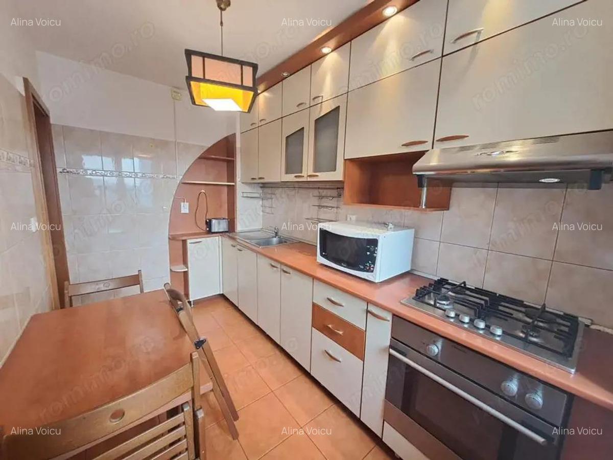 Apartament 3 camere Metrou 1 Mai - 14