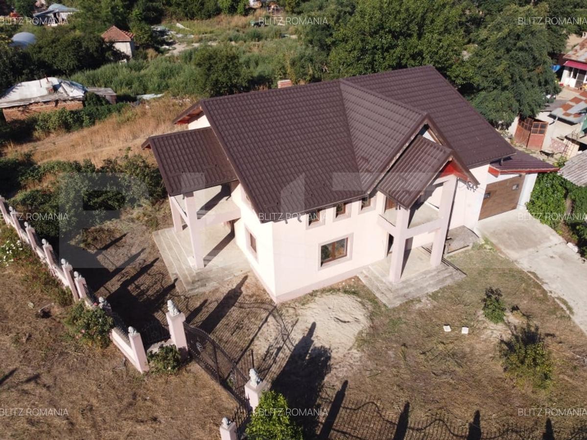 Casa la rosu, de vanzare, 250 mp, zona Slobozia Moara - 5