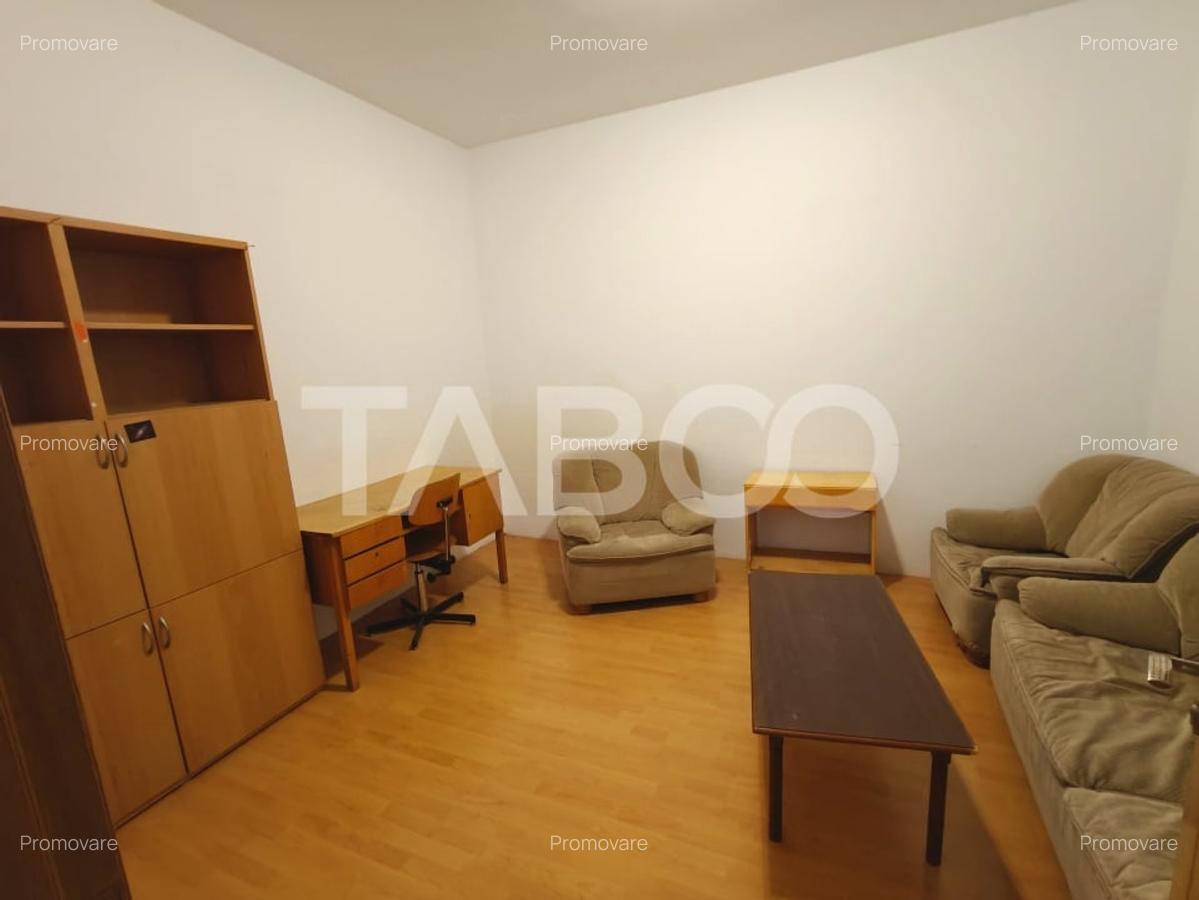 Apartament 3 camere cu geamuri spre strada Nicolae Balcescu Comision 0 - 7