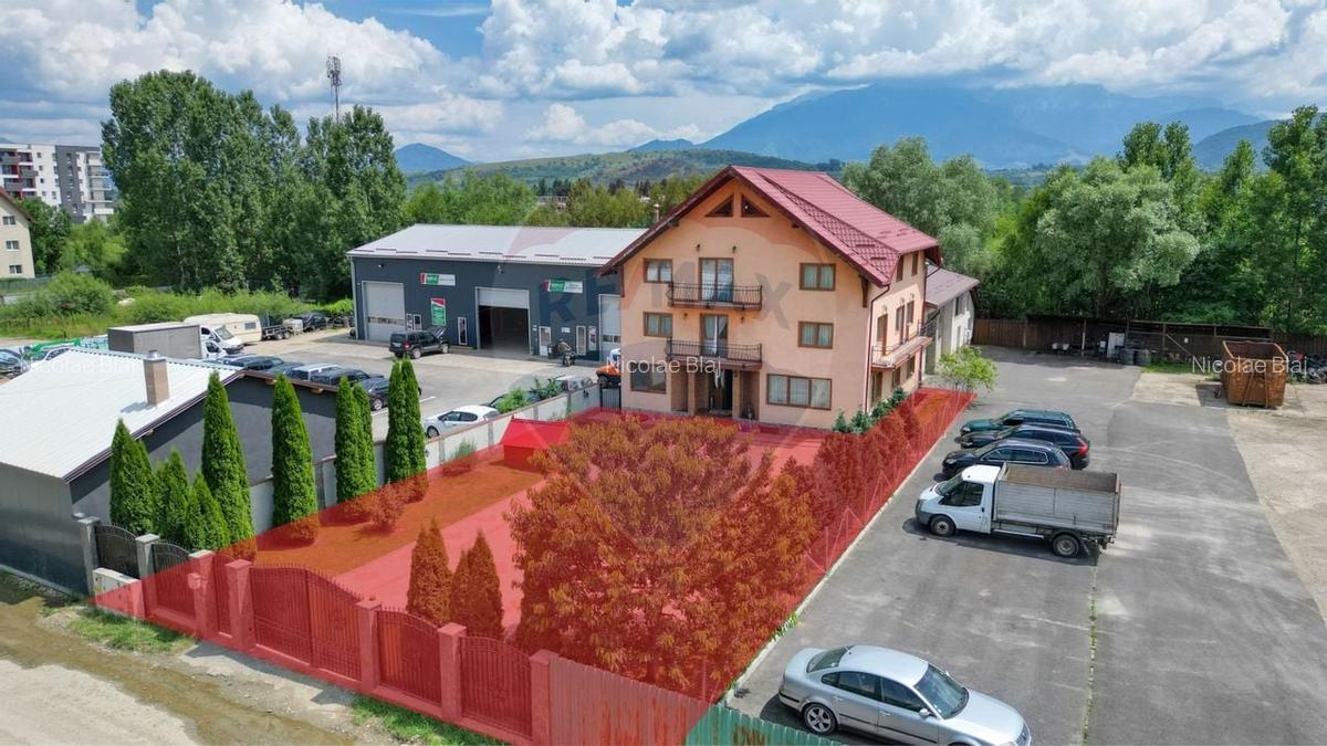 Vila cu potential in Zarnesti - 10 camere, curte mare - 2