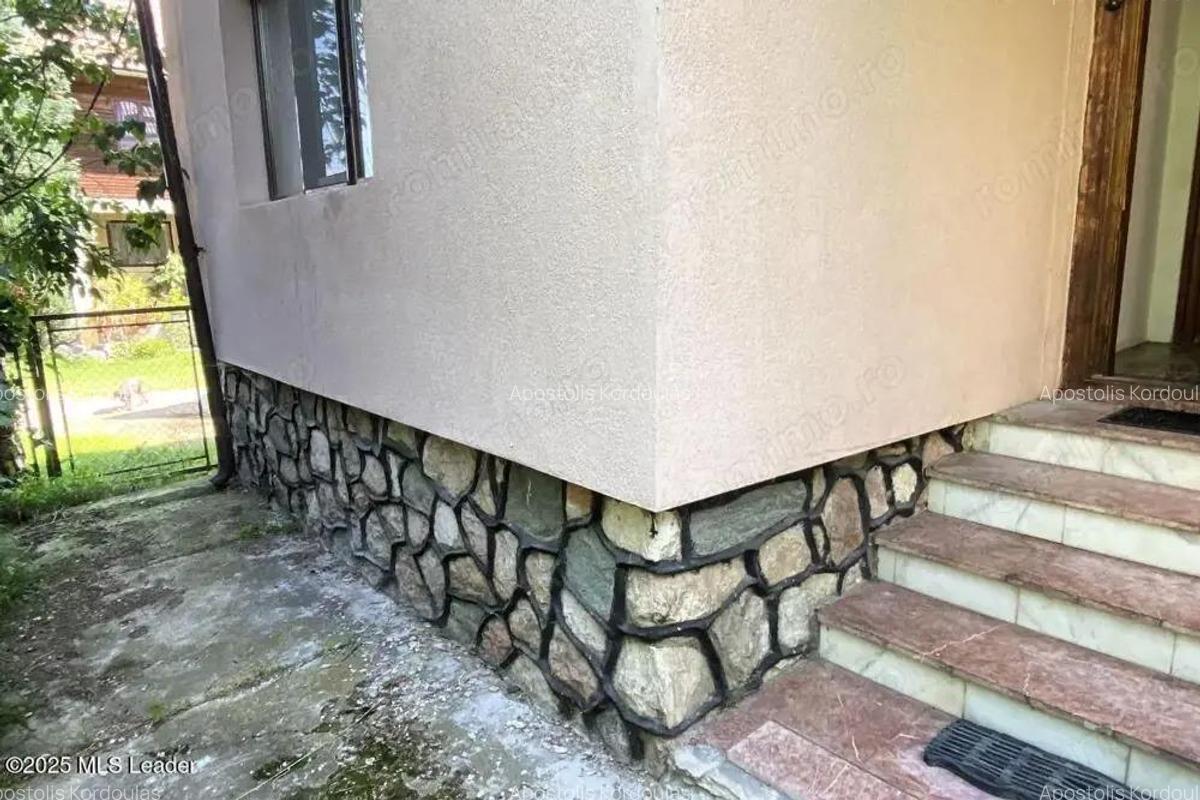 Bran - Casa pe strada Valea Portii. 223 mp, 4 dormitoare - 14