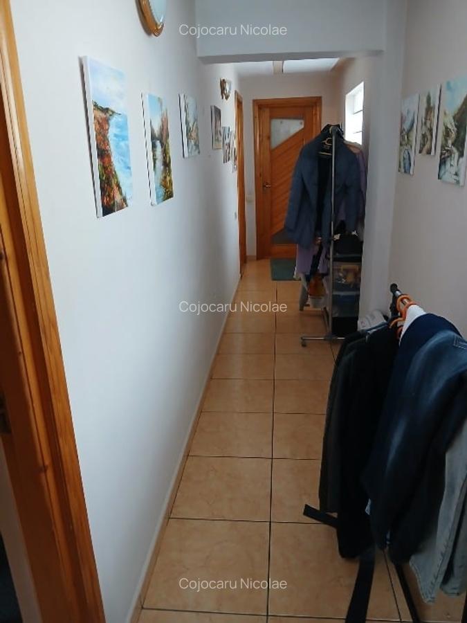 Casa parter+ etaj, zona complex unirii - 3