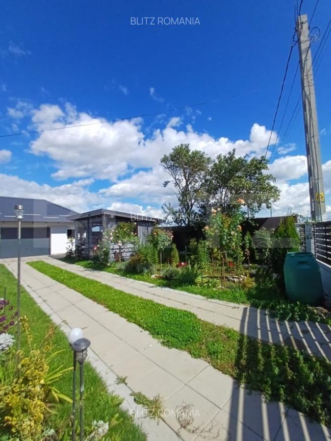 Casa individuala renovata, 3 camere, teren 1252 mp in Moldovenesti - 2