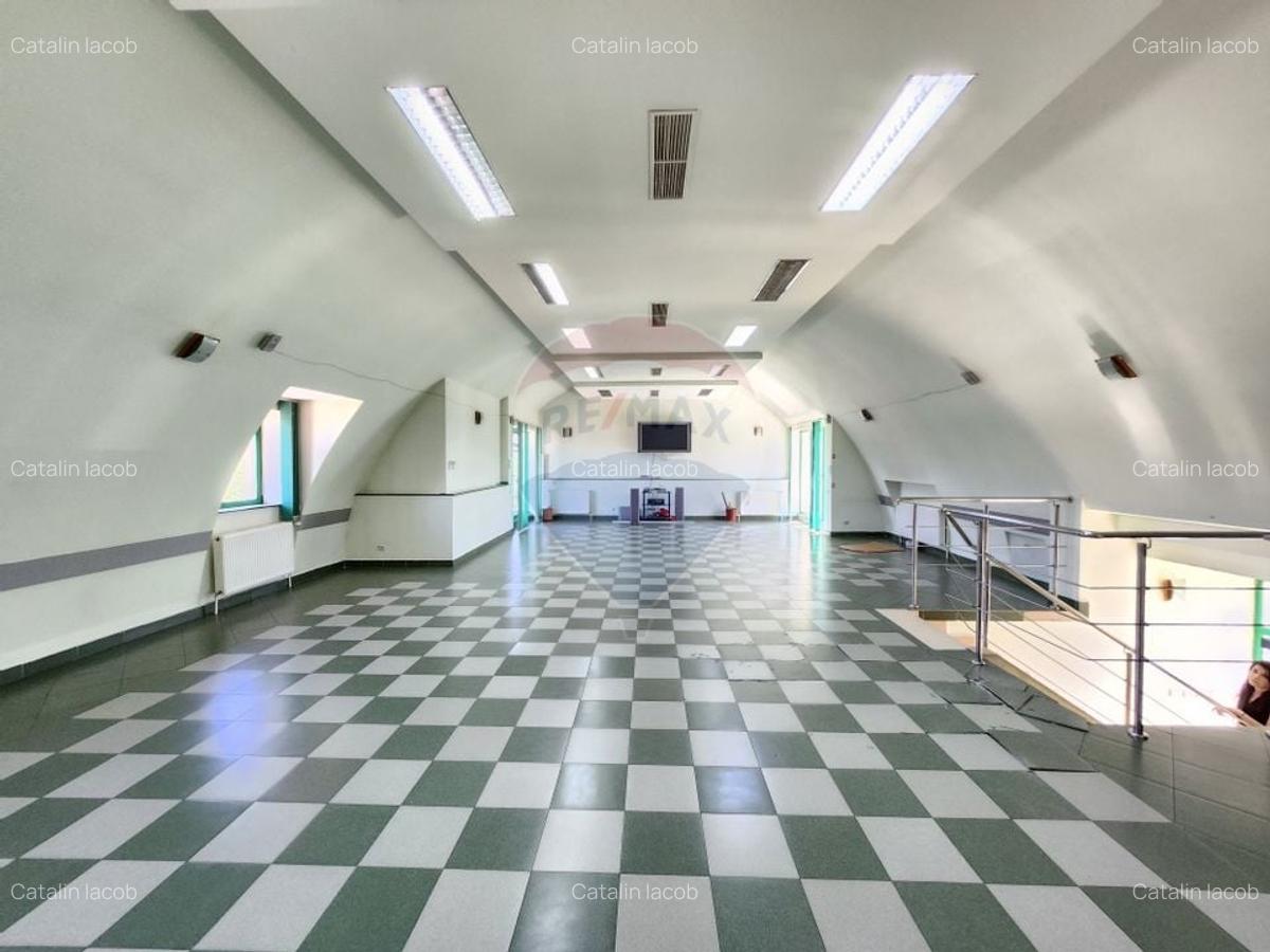 Birou, 674 mp în P-ța Muncii - 4