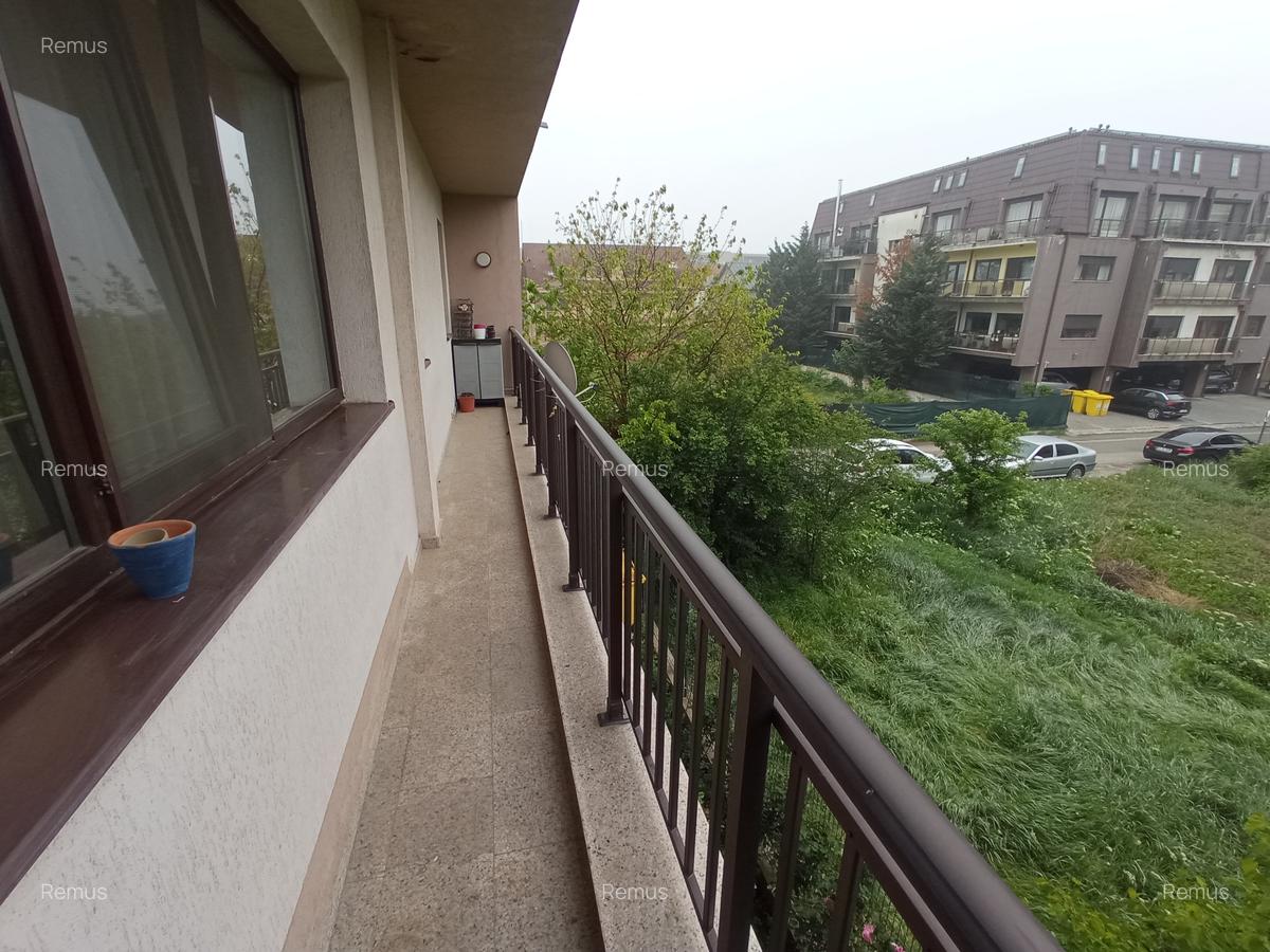Apartament cu 3 camere semidecomandat, mobilat în Nord - 13