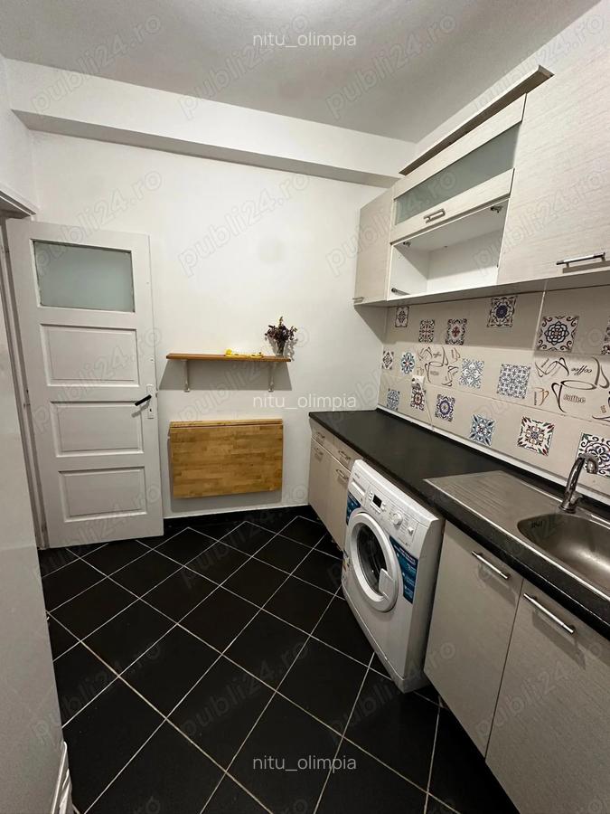 Propietar vand garsoniera dubla ultracentral cu centrala propie de bloc. Bucuresti sector 1 - 5 Propietar vand garsoniera dubla ultracentral cu centrala propie de bloc. Bucuresti sector 1 - 5