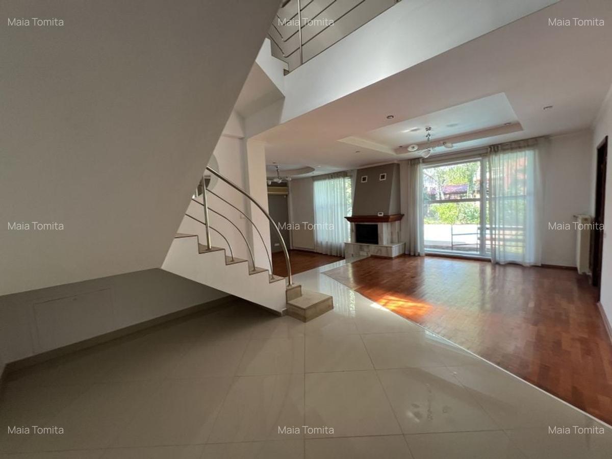 Zona Iancu Nicolae / Vilă cu grădină generoasă și piscină - 9