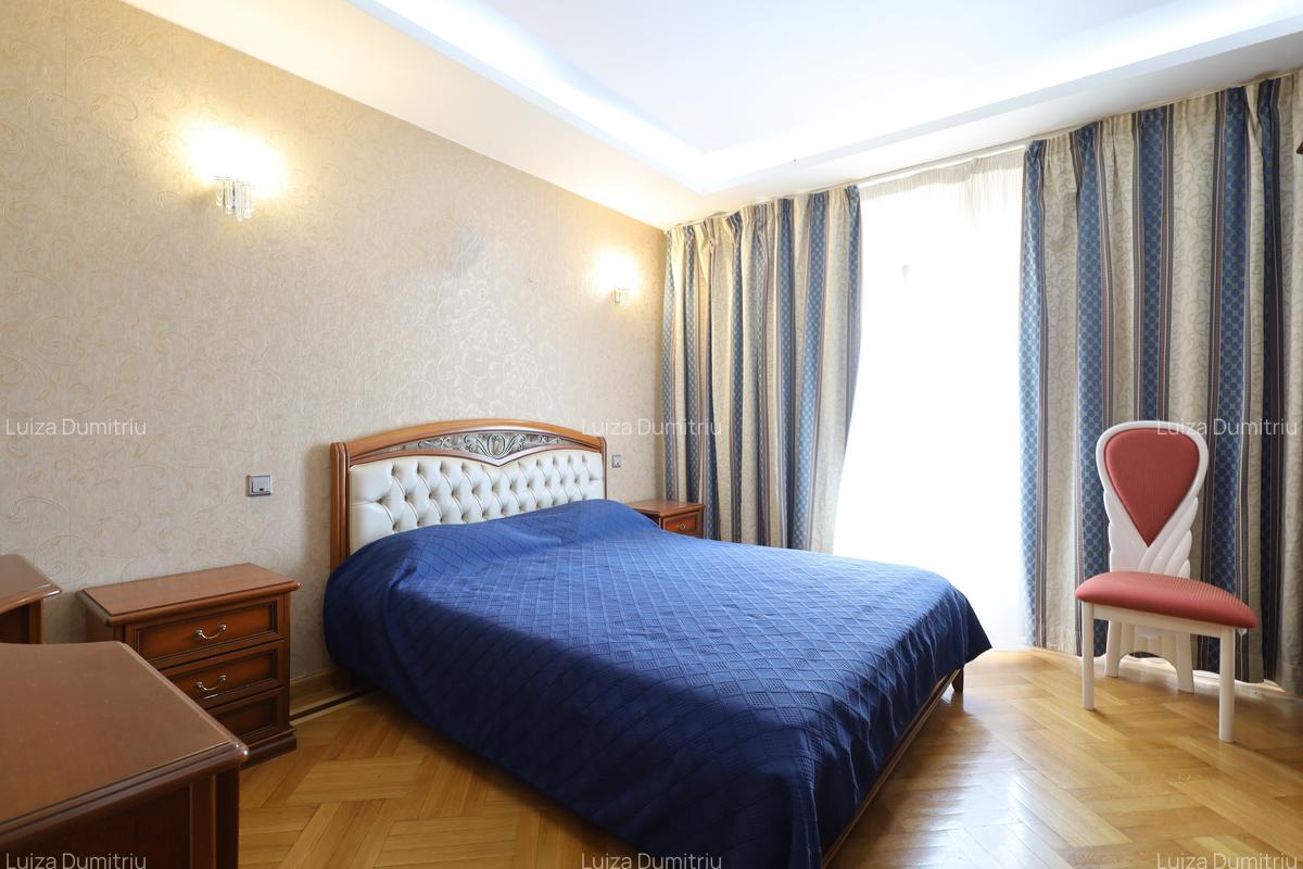 Parcul Carol, vilă impresionantă 700 mp și teren de 720 mp, Metrou 8 minute - 11