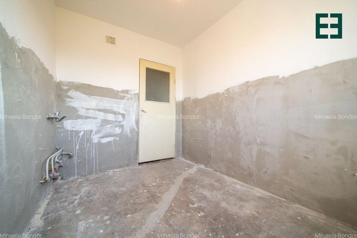 Apartament cu 3 camere etajul 4 Cartierul A. Vlaicu - Arad - 10