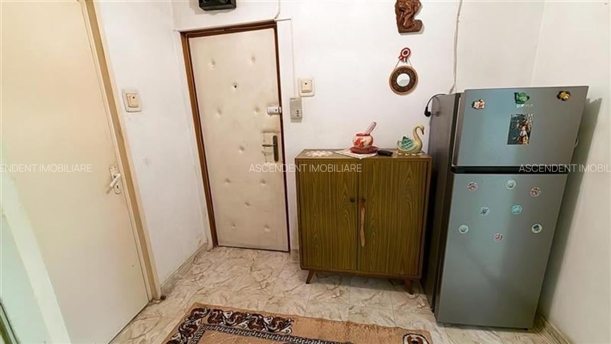 FILM&3D! Refugiu urban,decomandat, farmec autentic,balcon spatios,Dambu Petros,T - 9