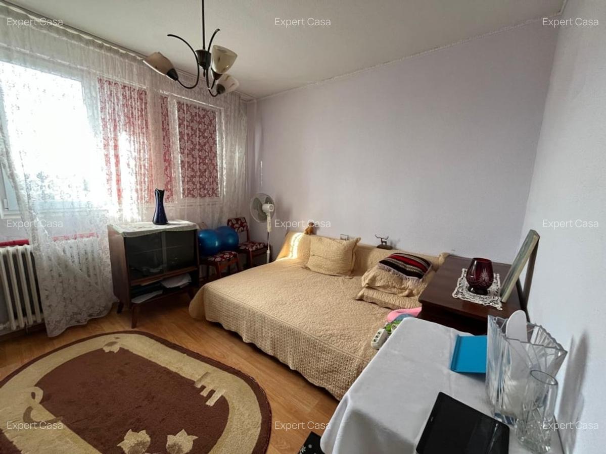 2 Camere | 1 MAI | Ion Mihalache | Bloc Anvelopat | 2 Minute metrou - 5