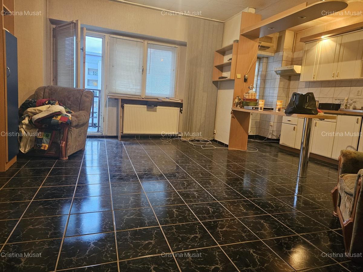 Vitan Mall stradal - 1