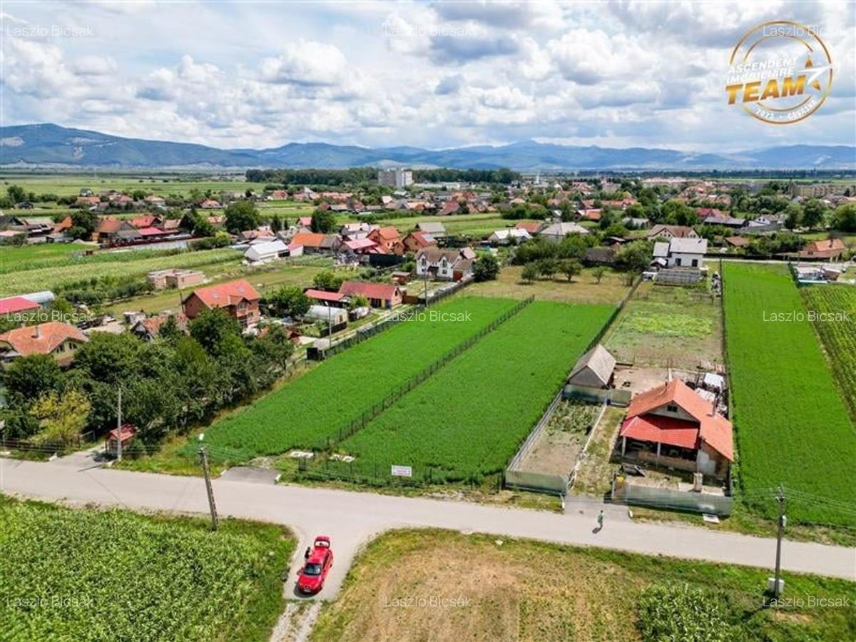 Teren Construcții intravilan de 1833 mp, în Exterior Est - 1