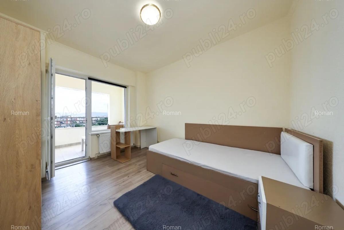 Vand apartament patru camere - 2