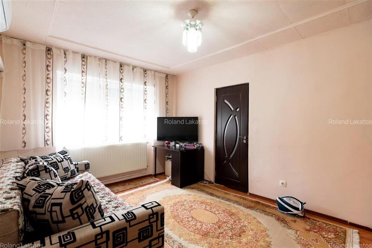 Apartament cu 3 camere decomandat în Nufărul - 2