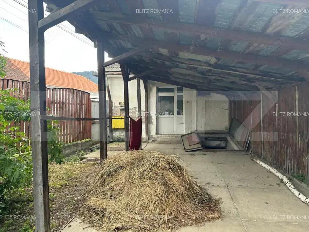 De vanzare teren generos cu casa, zona centrala, Sacele - 5