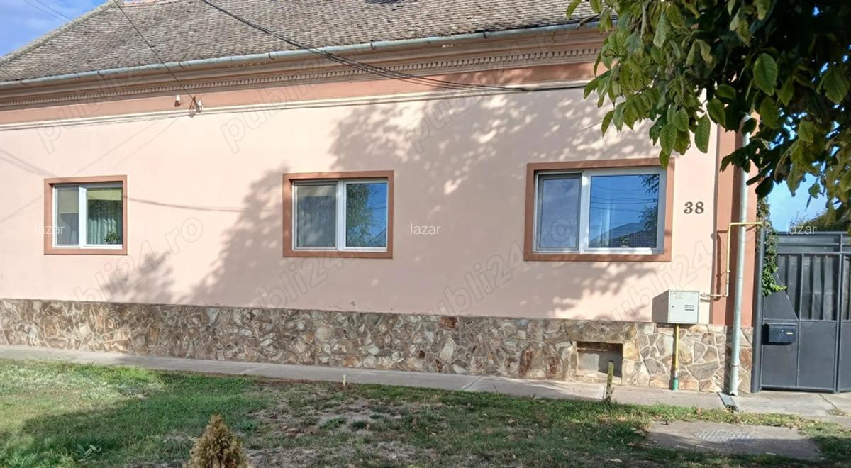 Casa spa?ioasa de vanzare in Jimbolia! - 1