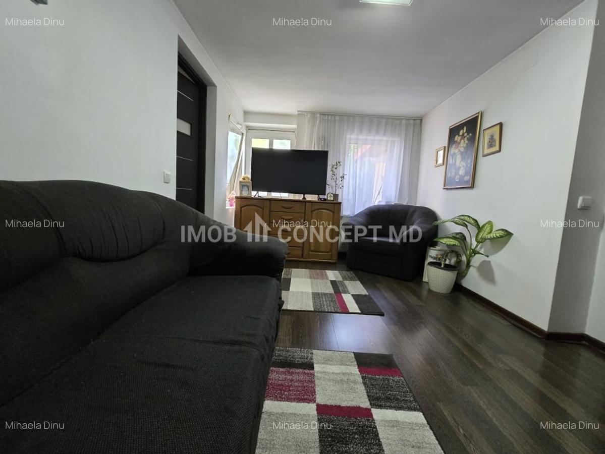 VANZARE CASA 3 CAMERE in zona Democratiei - 4