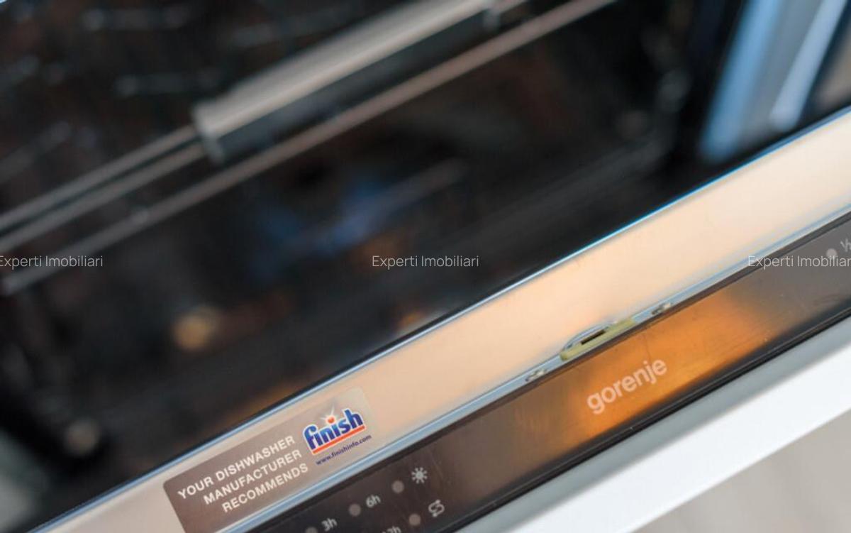 Garsoniera situata in zona Mamaia Nord, primul bloc de la pr - 13