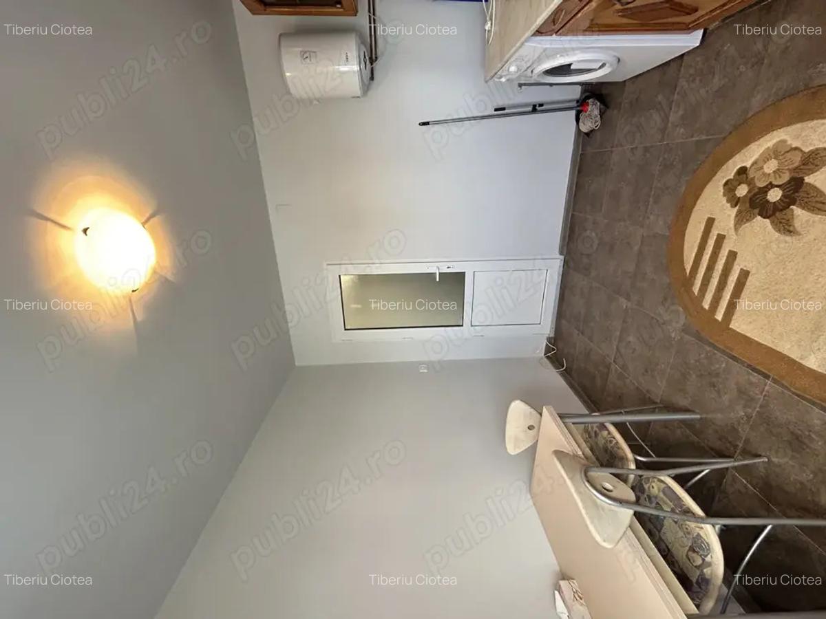 Inchiriez apartament o camera in Arad - 2
