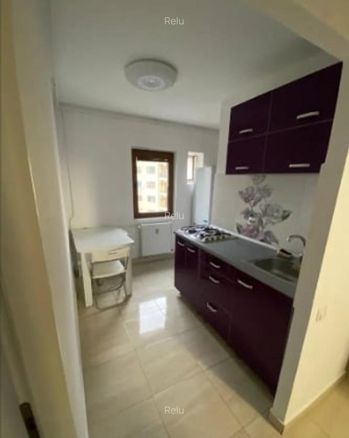 Vitan Mall METROU Dristor .bl.1992,DECOMANDATA,Amenajata,mobilata,Libera - 2